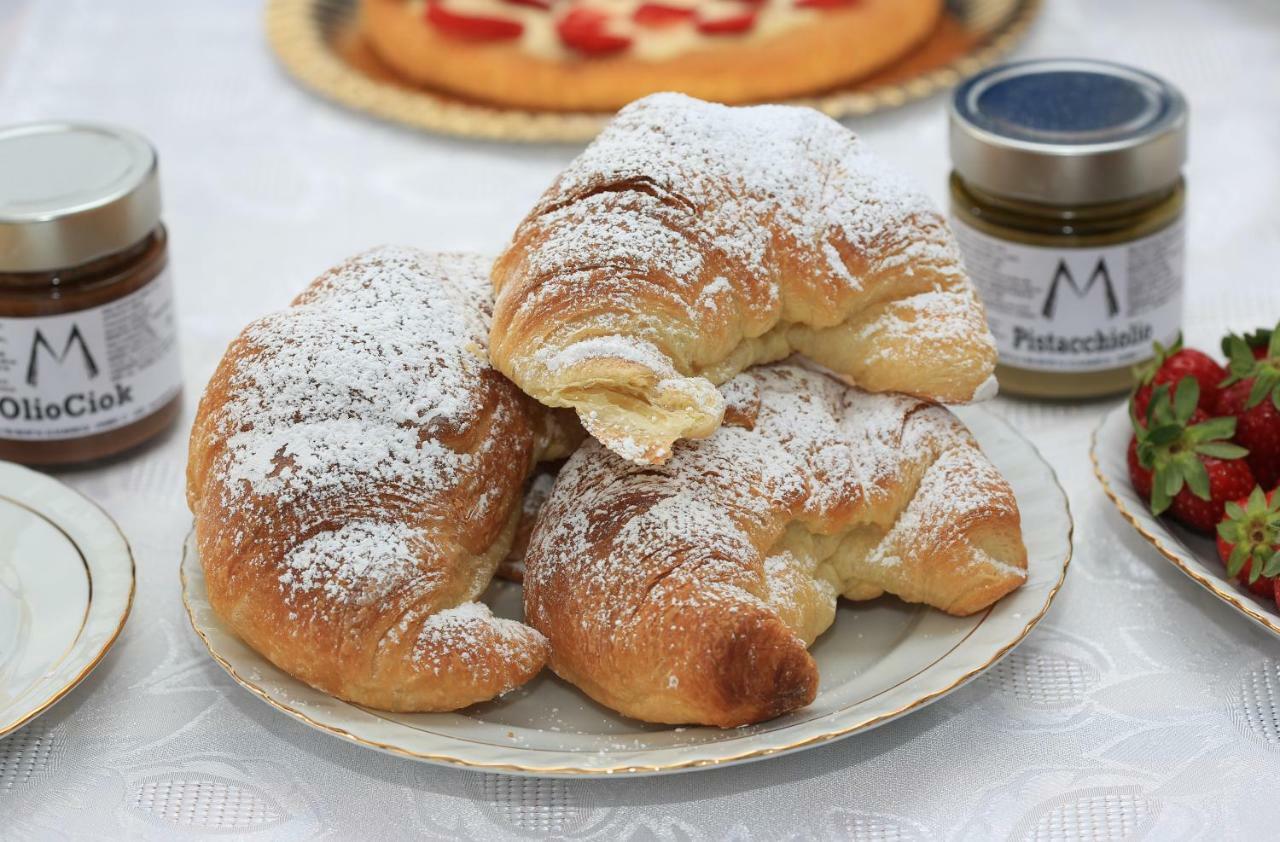 Pensjonat Casale Madeccia Sonnino Zewnętrze zdjęcie